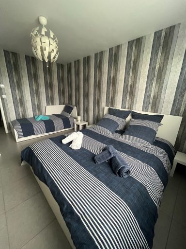 3ème Chambre 1 Lit King Size et 1 Double Simple 3ème Chambre Mixte Jules Verne